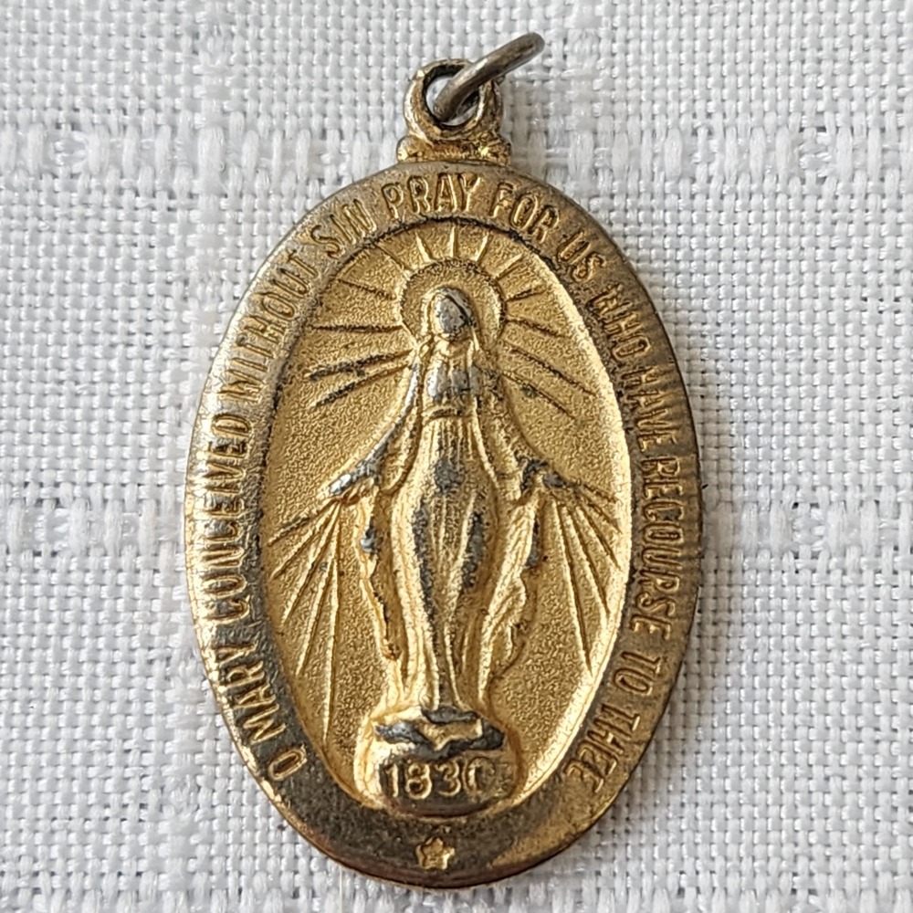 Vintage Gold Tone Pewter Miraculous Medal Virgin Mary Pendant 1830 Charm